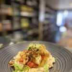 Calamars sautés au chorizo, piperade et son riz pilaf.